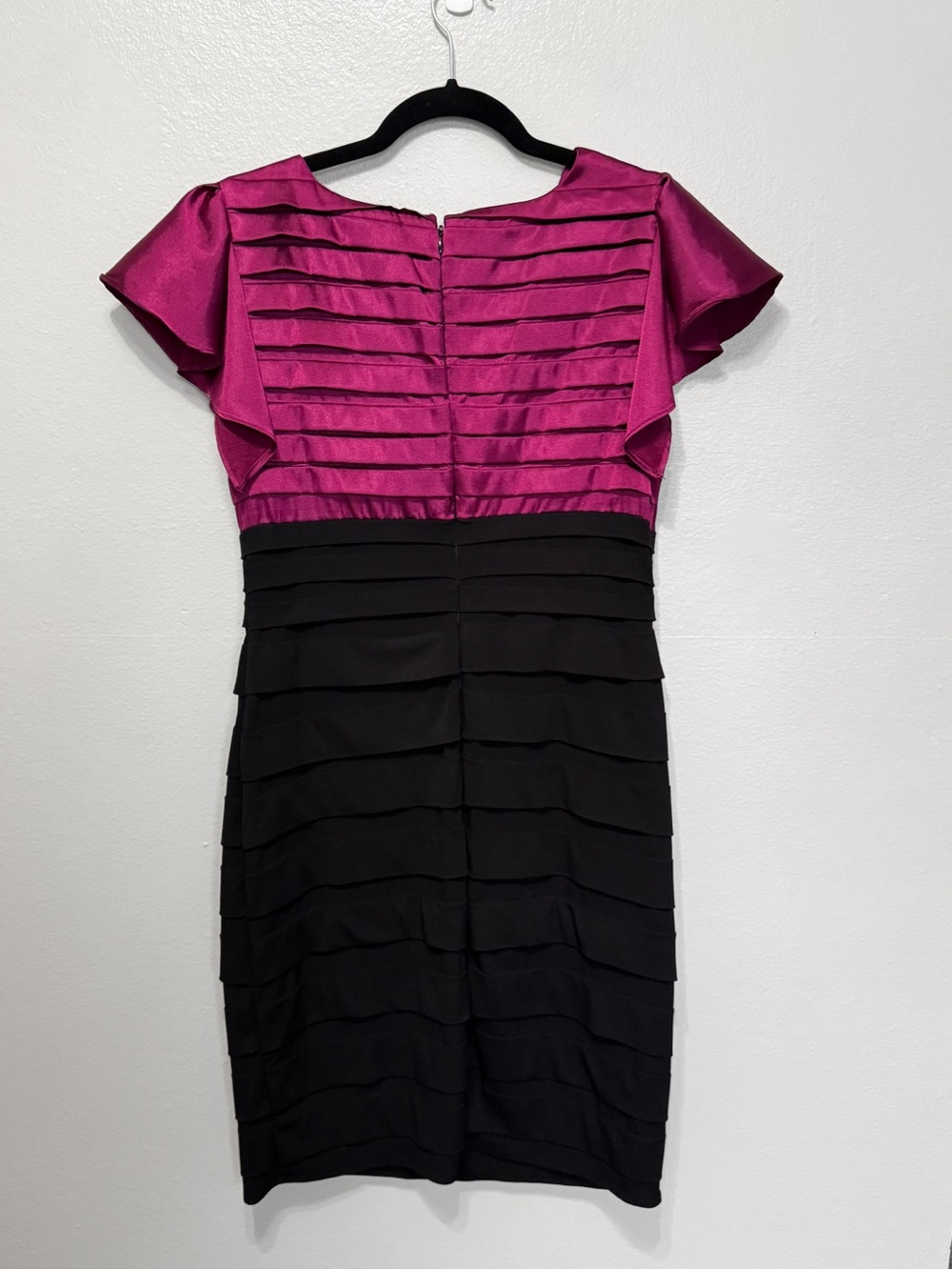 Signature by Sangria Magenta & Black Flutter-Sleeve Dress Size 12 - Picture 5 of 9